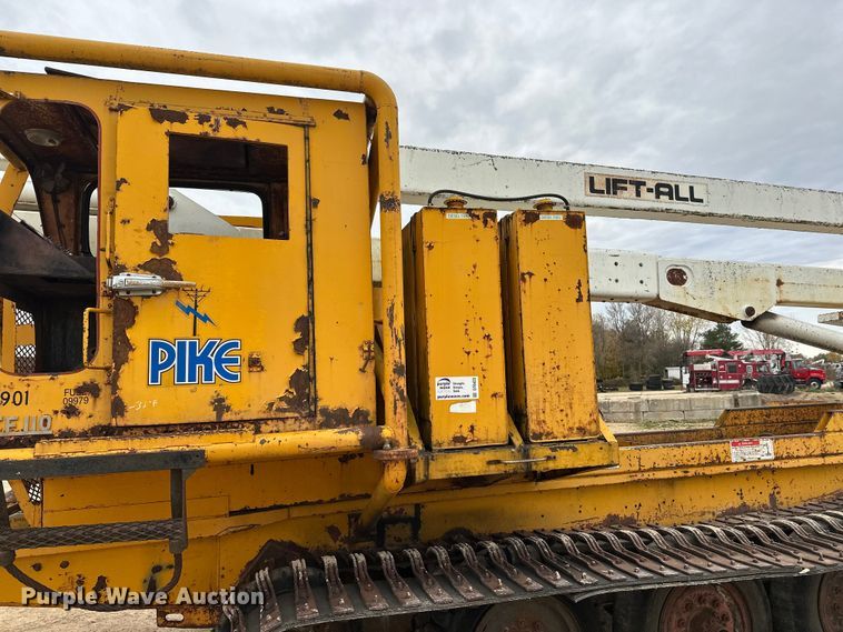 image for item DT6423 Terra Flex TF110 track carrier with bucket lift