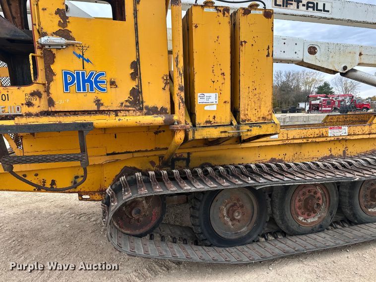 image for item DT6423 Terra Flex TF110 track carrier with bucket lift