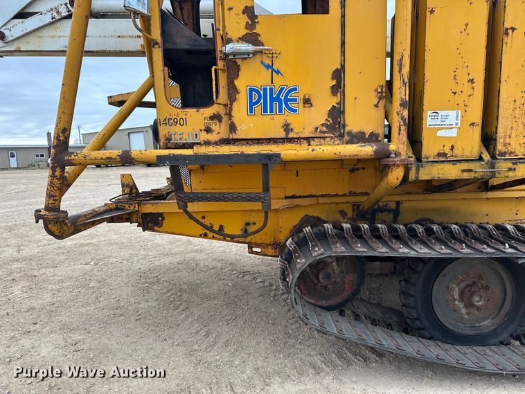 image for item DT6423 Terra Flex TF110 track carrier with bucket lift