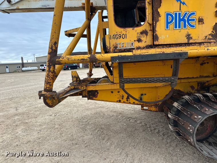 image for item DT6423 Terra Flex TF110 track carrier with bucket lift