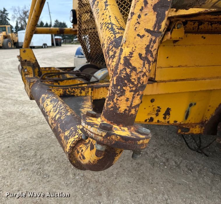 image for item DT6423 Terra Flex TF110 track carrier with bucket lift