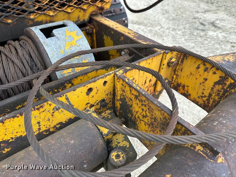 image for item DT6423 Terra Flex TF110 track carrier with bucket lift