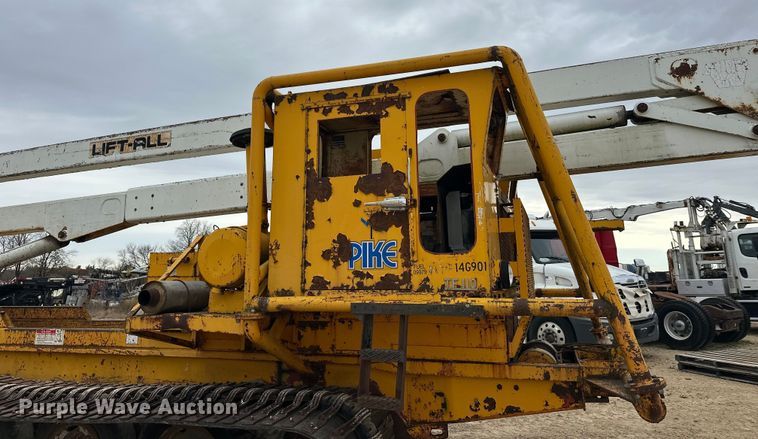 image for item DT6423 Terra Flex TF110 track carrier with bucket lift