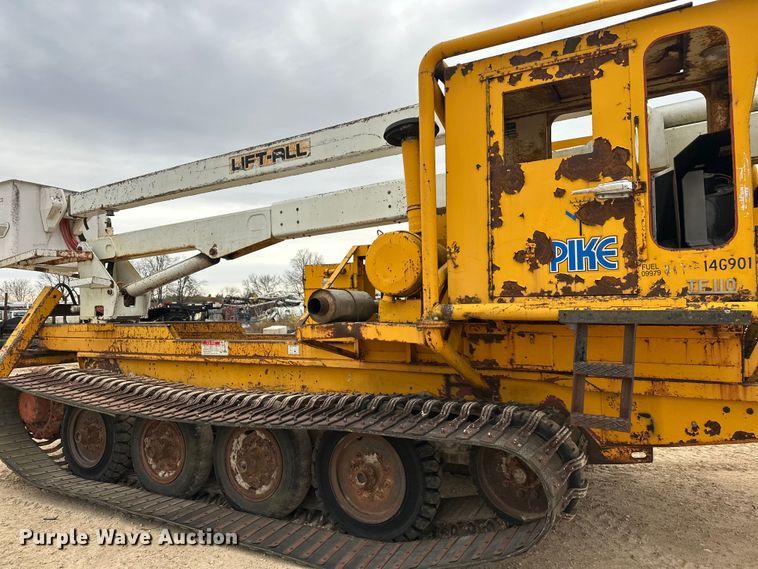 image for item DT6423 Terra Flex TF110 track carrier with bucket lift