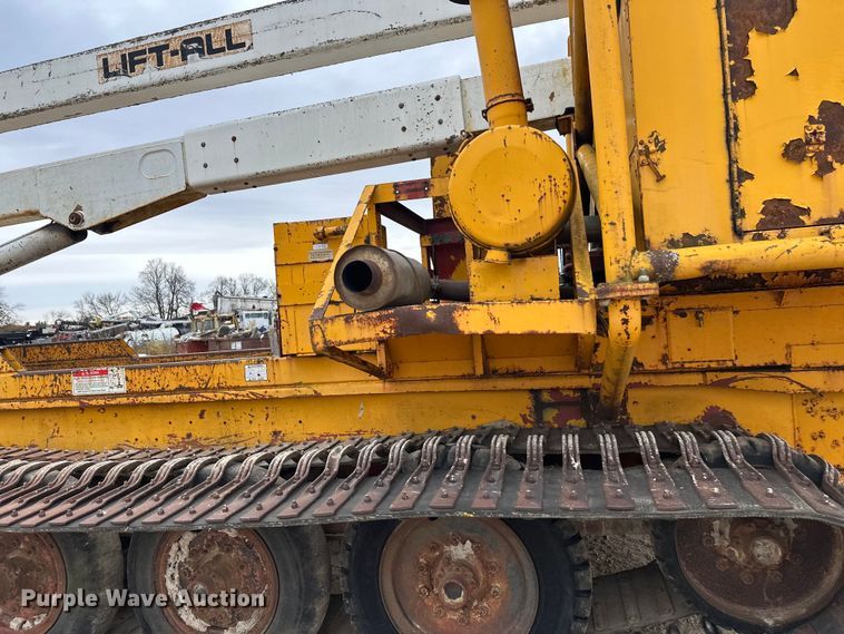 image for item DT6423 Terra Flex TF110 track carrier with bucket lift