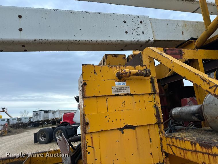 image for item DT6423 Terra Flex TF110 track carrier with bucket lift