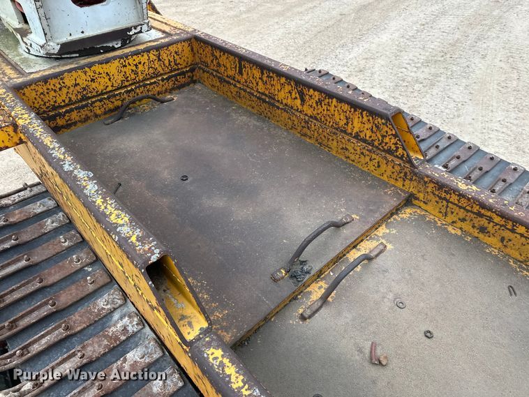 image for item DT6423 Terra Flex TF110 track carrier with bucket lift