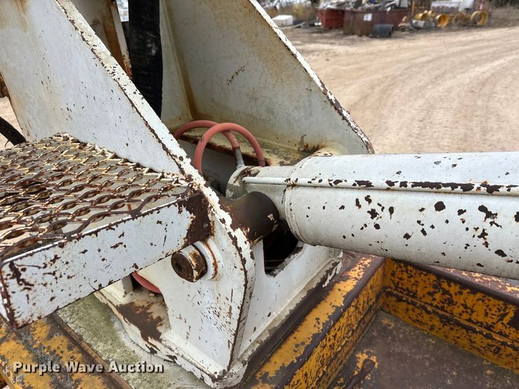 image for item DT6423 Terra Flex TF110 track carrier with bucket lift