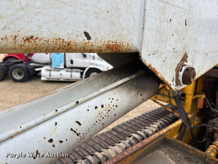 image for item DT6423 Terra Flex TF110 track carrier with bucket lift