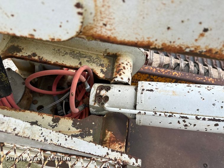 image for item DT6423 Terra Flex TF110 track carrier with bucket lift