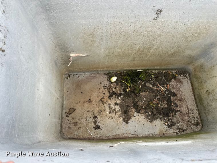 image for item DT6423 Terra Flex TF110 track carrier with bucket lift