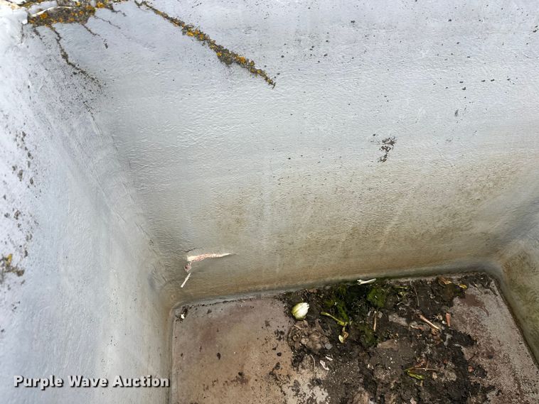 image for item DT6423 Terra Flex TF110 track carrier with bucket lift