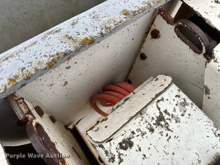 image for item DT6423 Terra Flex TF110 track carrier with bucket lift