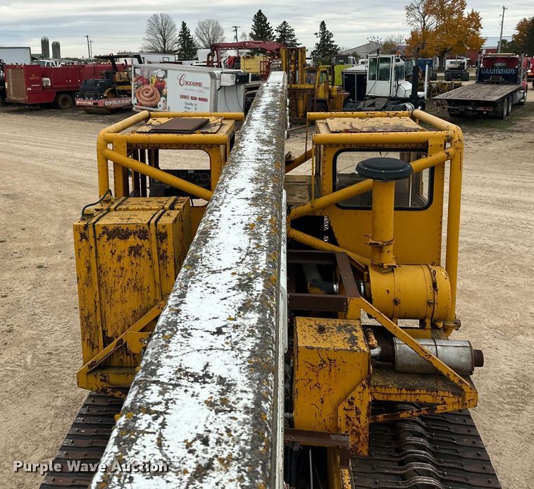 image for item DT6423 Terra Flex TF110 track carrier with bucket lift