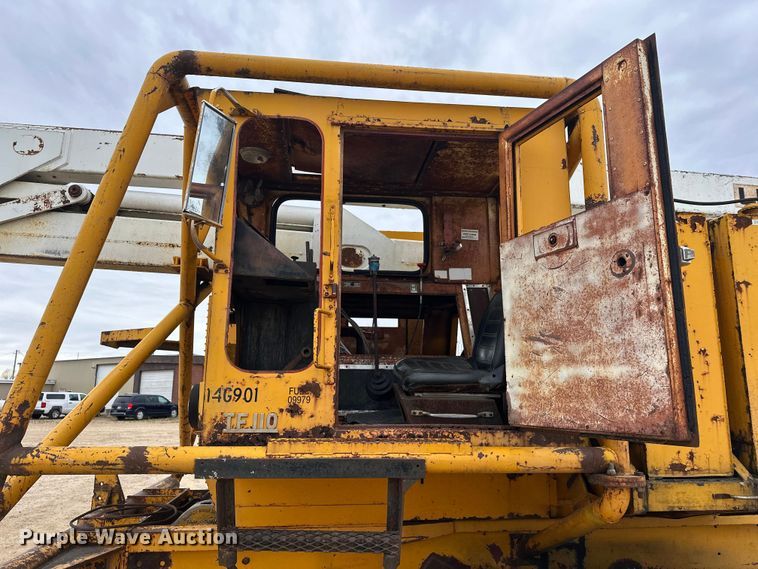 image for item DT6423 Terra Flex TF110 track carrier with bucket lift