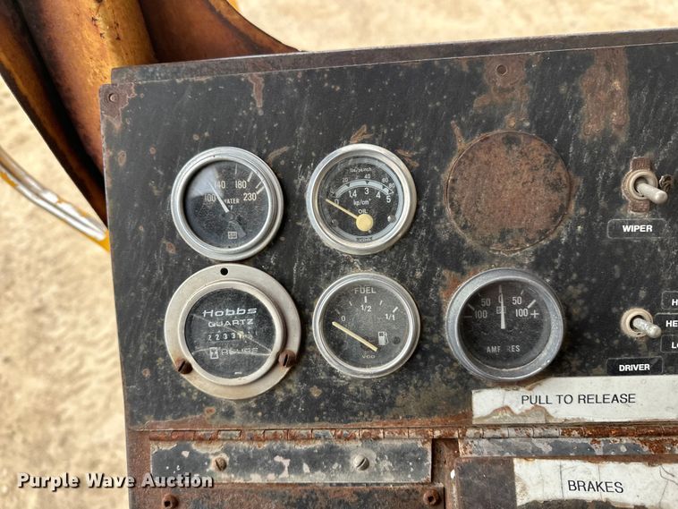 image for item DT6423 Terra Flex TF110 track carrier with bucket lift