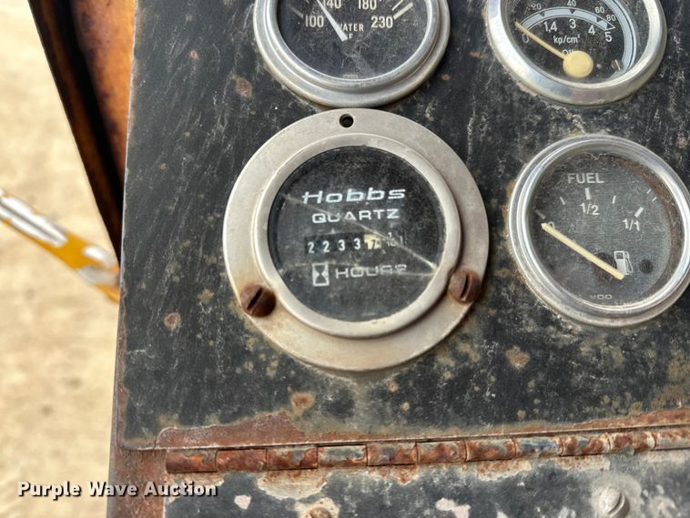 image for item DT6423 Terra Flex TF110 track carrier with bucket lift