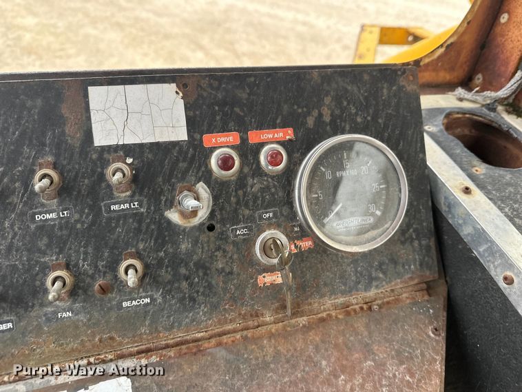 image for item DT6423 Terra Flex TF110 track carrier with bucket lift