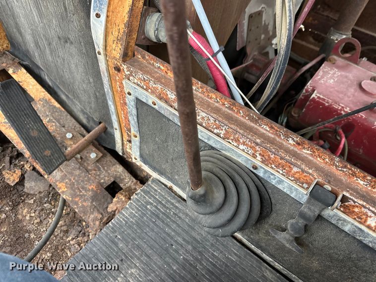 image for item DT6423 Terra Flex TF110 track carrier with bucket lift