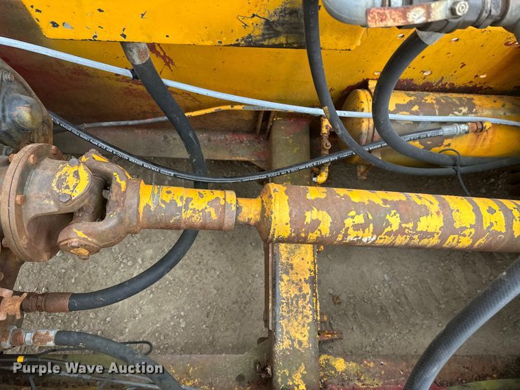 image for item DT6423 Terra Flex TF110 track carrier with bucket lift