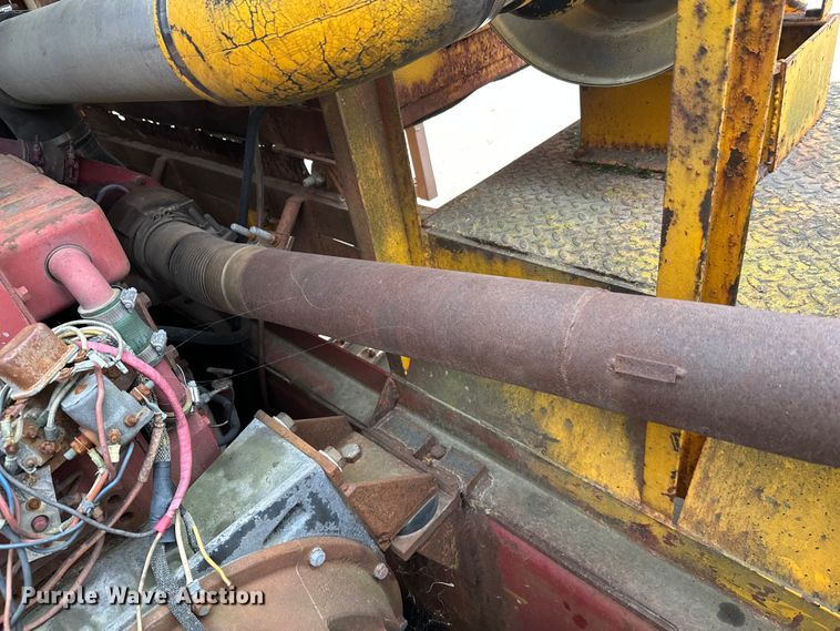 image for item DT6423 Terra Flex TF110 track carrier with bucket lift