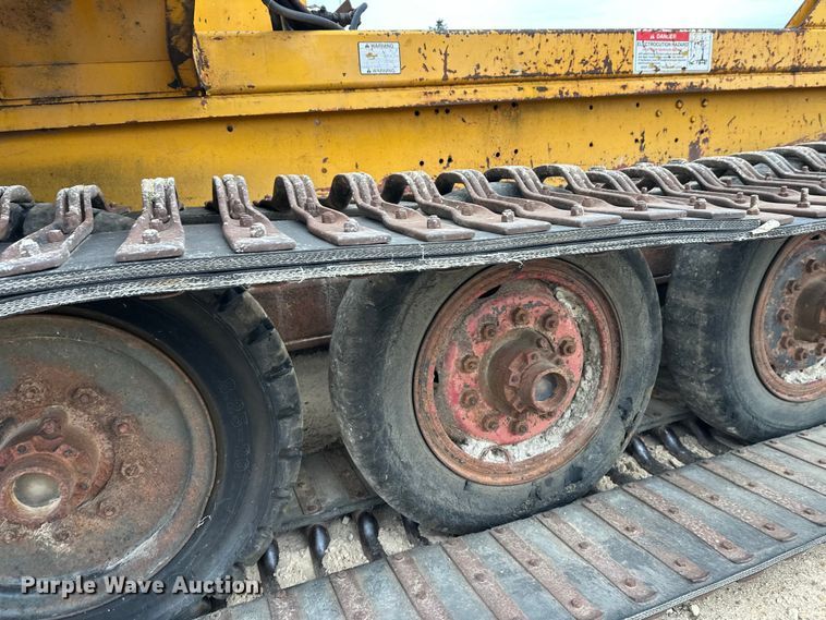 image for item DT6423 Terra Flex TF110 track carrier with bucket lift