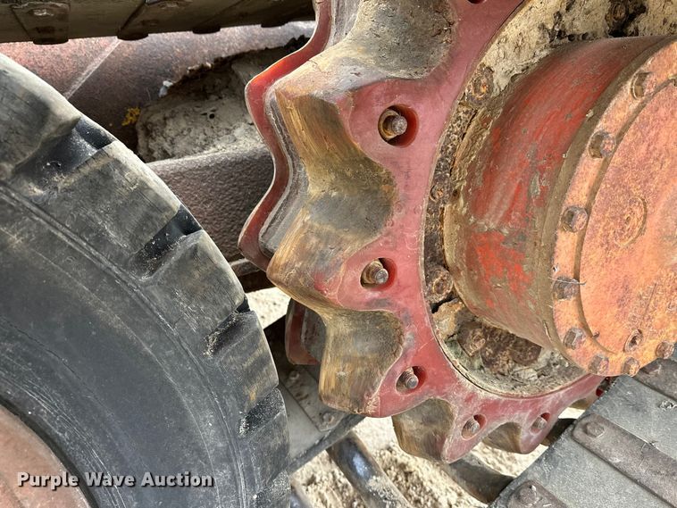 image for item DT6423 Terra Flex TF110 track carrier with bucket lift