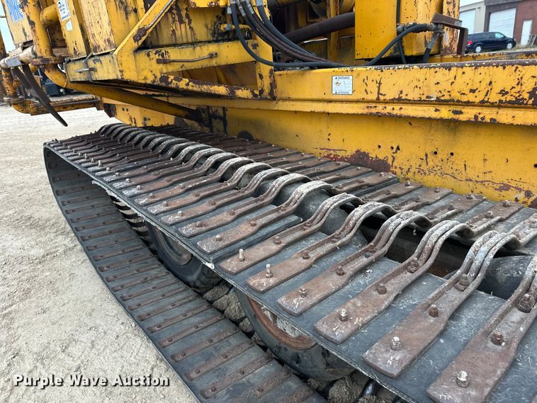 image for item DT6423 Terra Flex TF110 track carrier with bucket lift