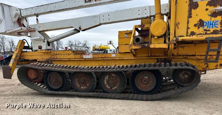 image for item DT6423 Terra Flex TF110 track carrier with bucket lift