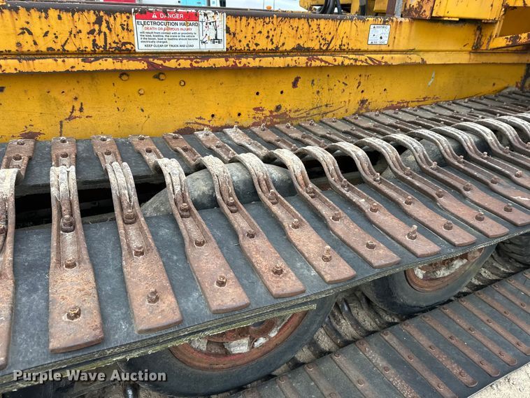 image for item DT6423 Terra Flex TF110 track carrier with bucket lift