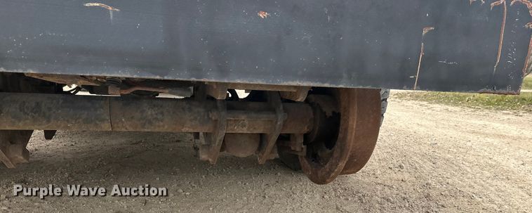 image for item DT6427 2001 International 2674 vacuum truck