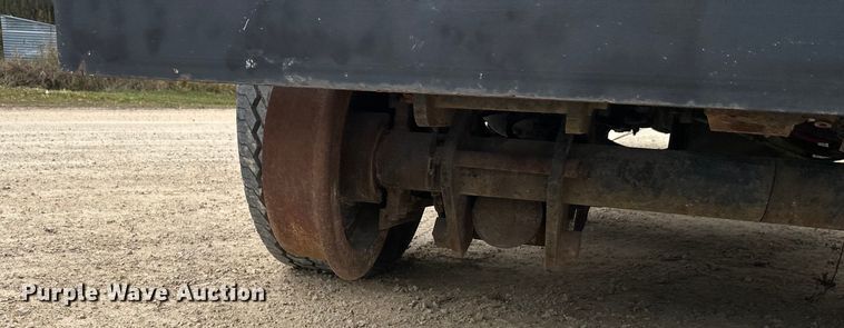 image for item DT6427 2001 International 2674 vacuum truck