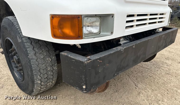 image for item DT6427 2001 International 2674 vacuum truck