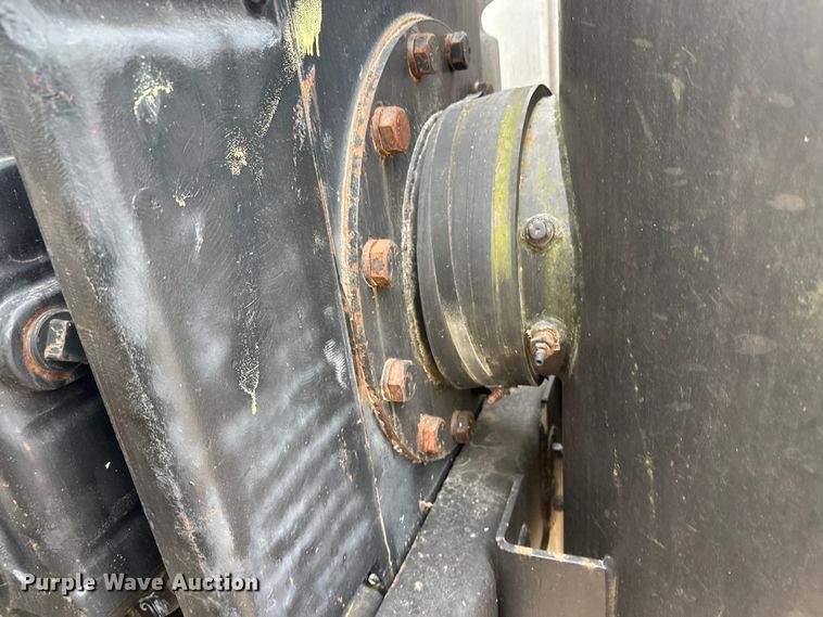 image for item DT6427 2001 International 2674 vacuum truck