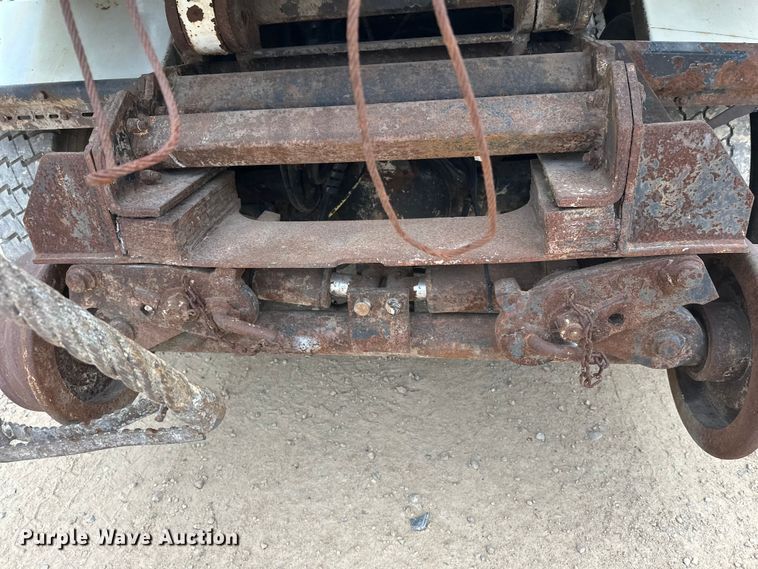 image for item DT6427 2001 International 2674 vacuum truck