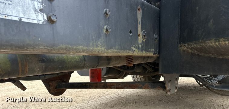 image for item DT6427 2001 International 2674 vacuum truck