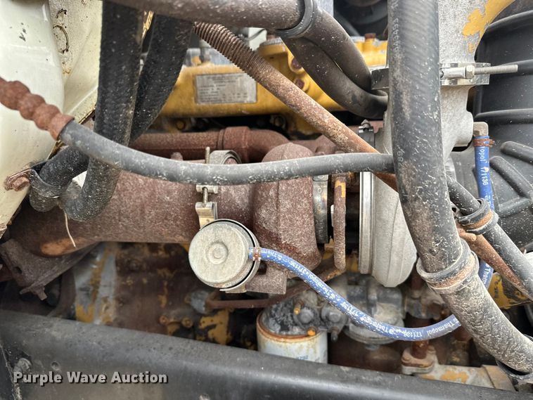 image for item DT6427 2001 International 2674 vacuum truck