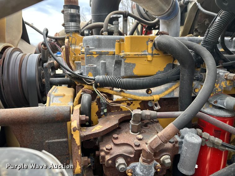 image for item DT6427 2001 International 2674 vacuum truck