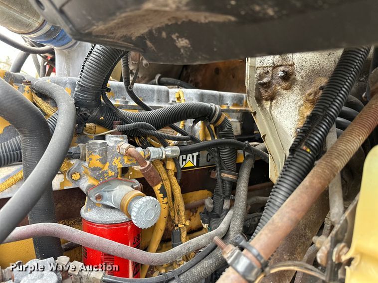 image for item DT6427 2001 International 2674 vacuum truck