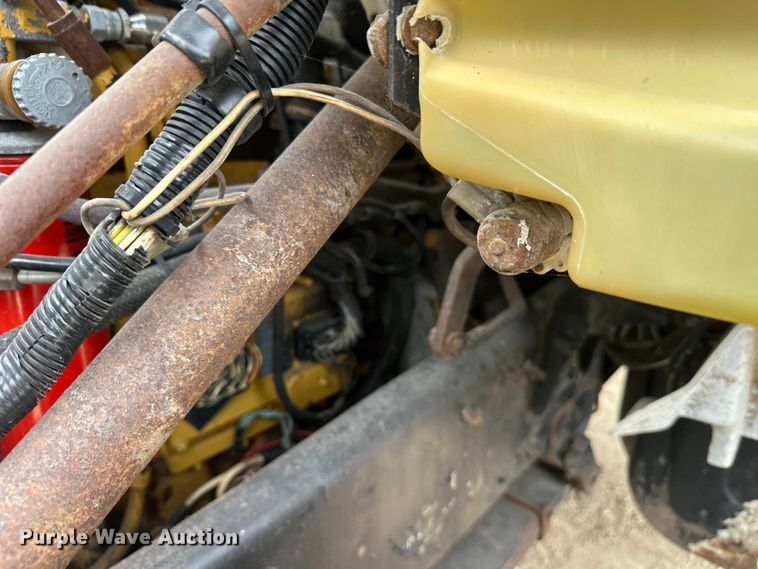 image for item DT6427 2001 International 2674 vacuum truck