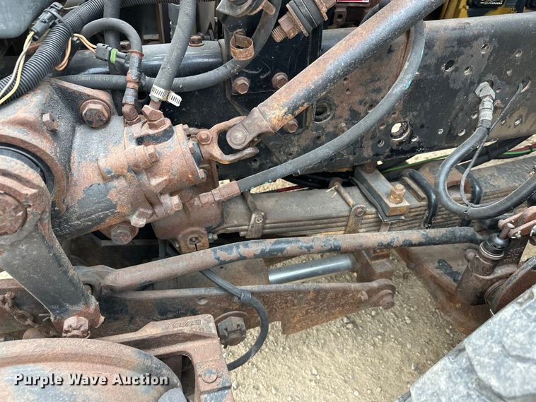 image for item DT6427 2001 International 2674 vacuum truck