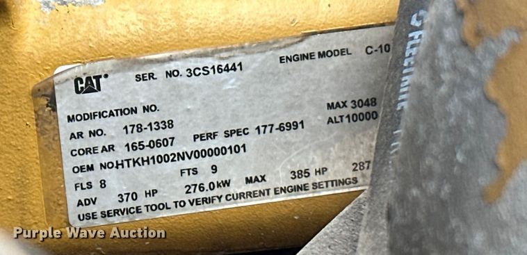 image for item DT6427 2001 International 2674 vacuum truck