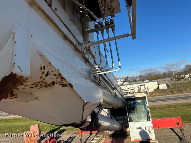 image for item DT6428 1990 Mannesmann Demag Baumaschinen AC335 crane