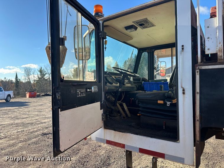 image for item DT6428 1990 Mannesmann Demag Baumaschinen AC335 crane