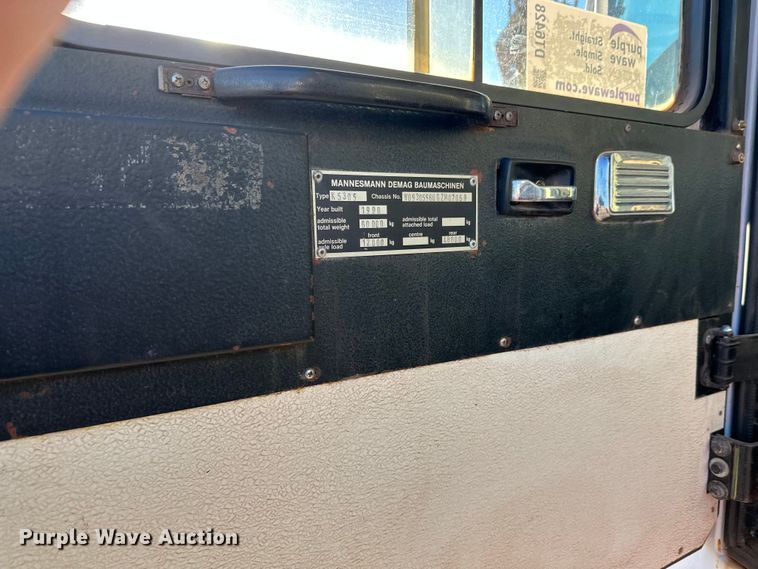 image for item DT6428 1990 Mannesmann Demag Baumaschinen AC335 crane