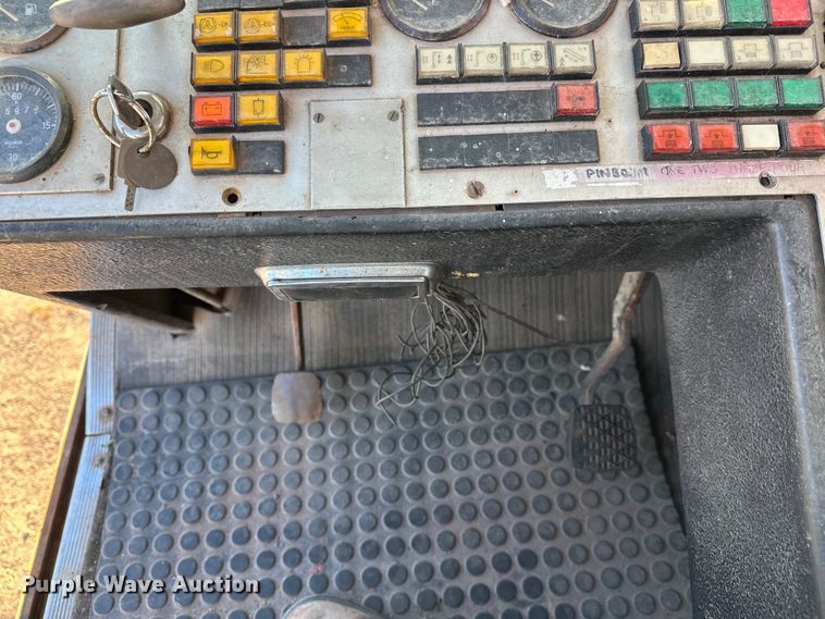 image for item DT6428 1990 Mannesmann Demag Baumaschinen AC335 crane