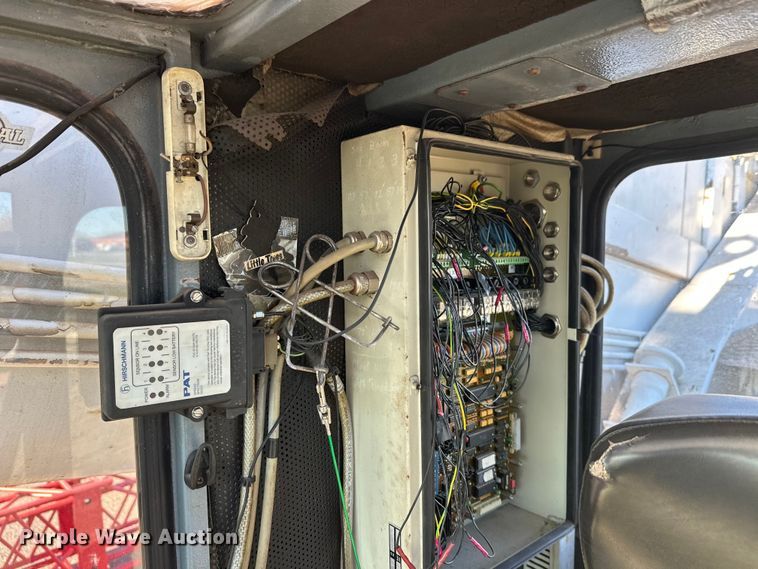 image for item DT6428 1990 Mannesmann Demag Baumaschinen AC335 crane