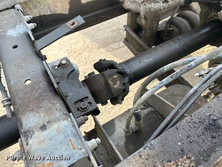 image for item DT6431 1999 Sterling L9500 truck cab and chassis