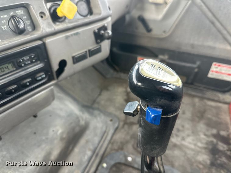 image for item DT6431 1999 Sterling L9500 truck cab and chassis