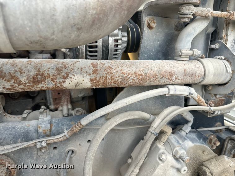 image for item DT6431 1999 Sterling L9500 truck cab and chassis